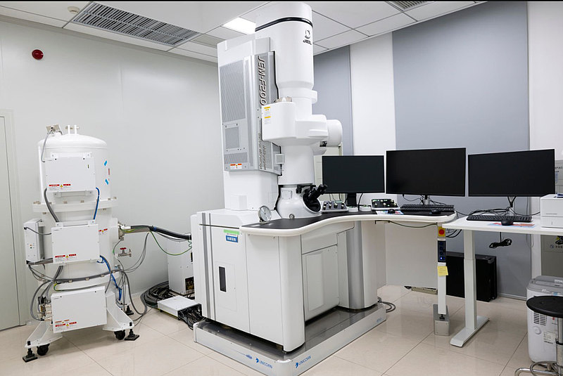 透射电子显微镜（型号：JEM-F200）